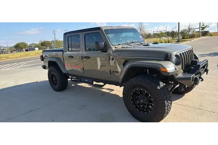 $27991 : Jeep Gladiator 2020 4x4 Spor image 1