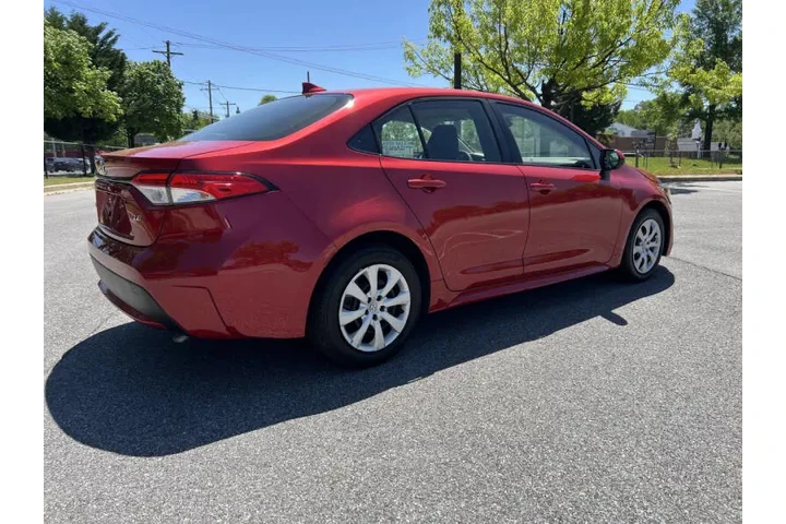 $11900 : 2020 Corolla LE image 8