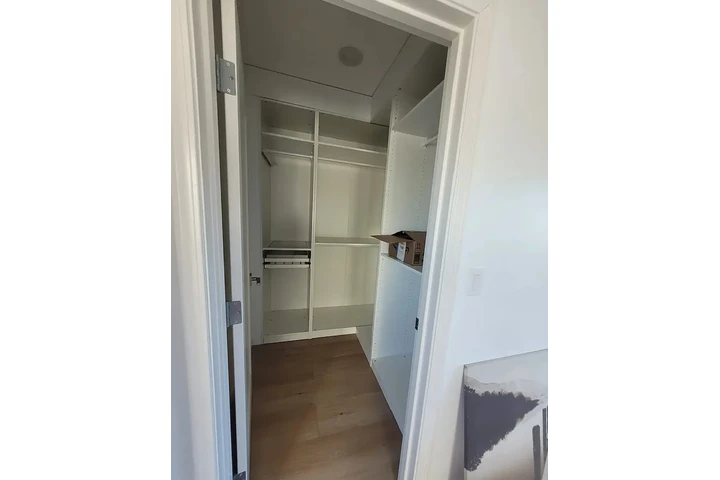 $3150 : 3 bedroom house available image 9