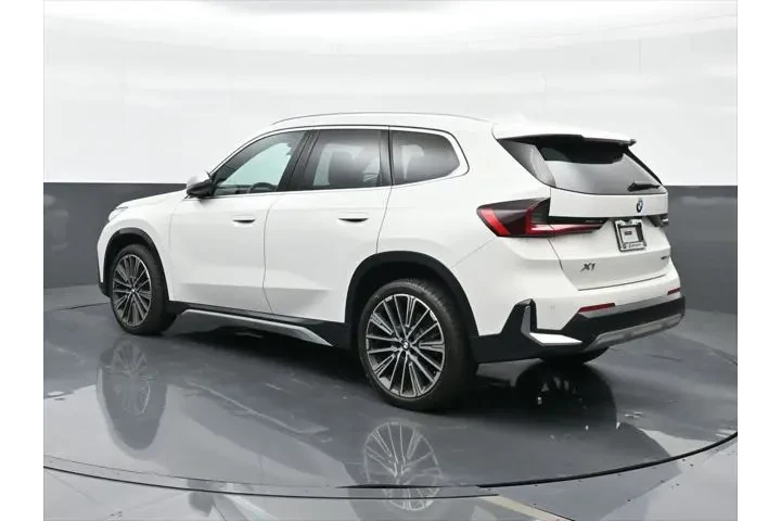 $34891 : BMW X1 2024 AWD xDrive28i 4d image 2