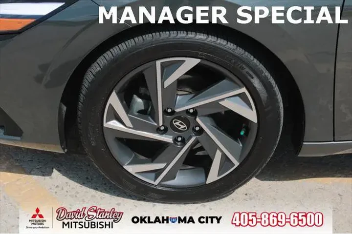 $16100 : Hyundai ELANTRA 2024 SEL 4dr image 2