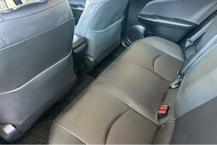 $19000 : Toyota Prius 2017 Four 4dr H image 7