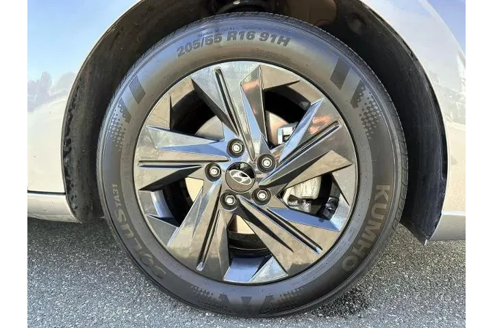 $17999 : Hyundai ELANTRA 2023 SEL 4dr image 6