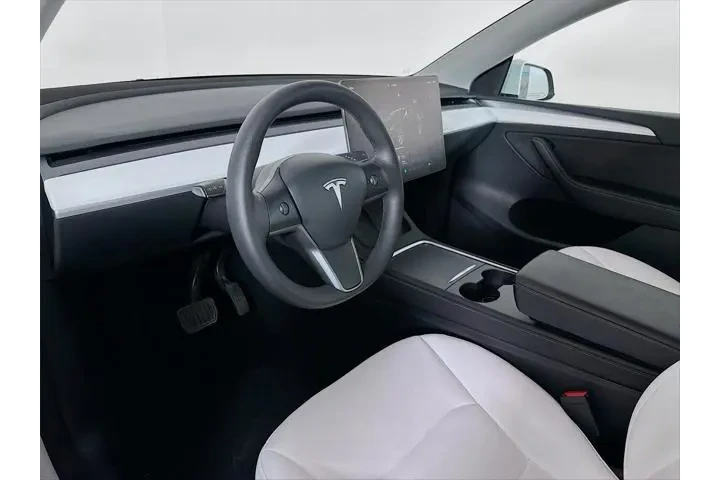 $27995 : Tesla Model Y 2023 AWD Long image 9