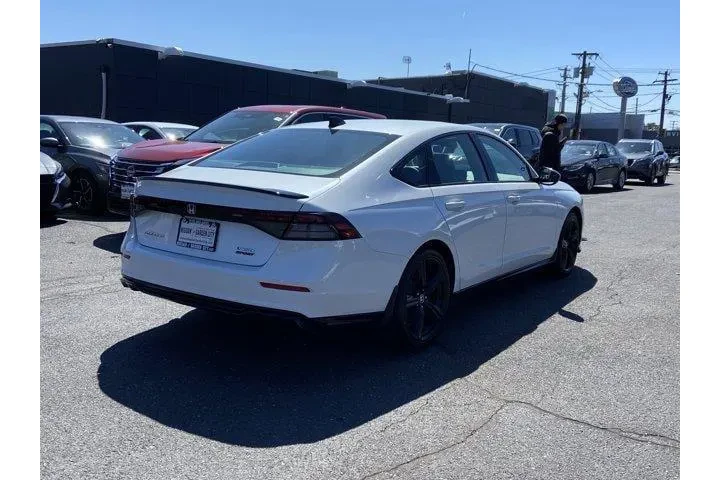 $24700 : Honda Accord Hybrid 2024 Spo image 4