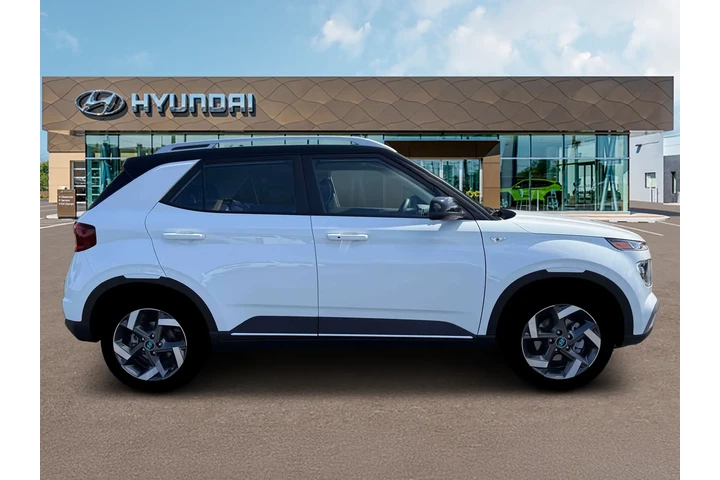 $24990 : Hyundai VENUE 2026 SEL 4dr C image 9