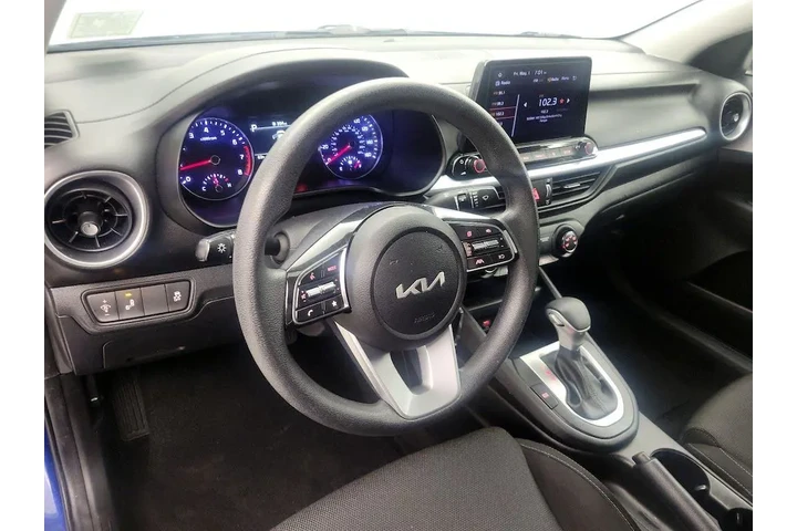 $17998 : Kia Forte 2023 LXS 4dr Sedan image 9