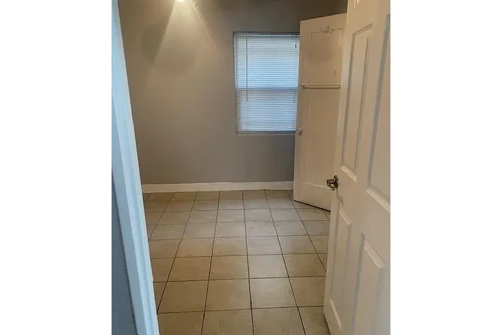 $1800 : Cool 2bd 1ba @ South Gate image 4