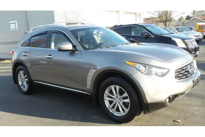 $16900 : 2010 FX35 image 3