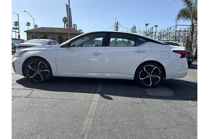 $20788 : Nissan Altima 2024 2.5 SR 4d image 4