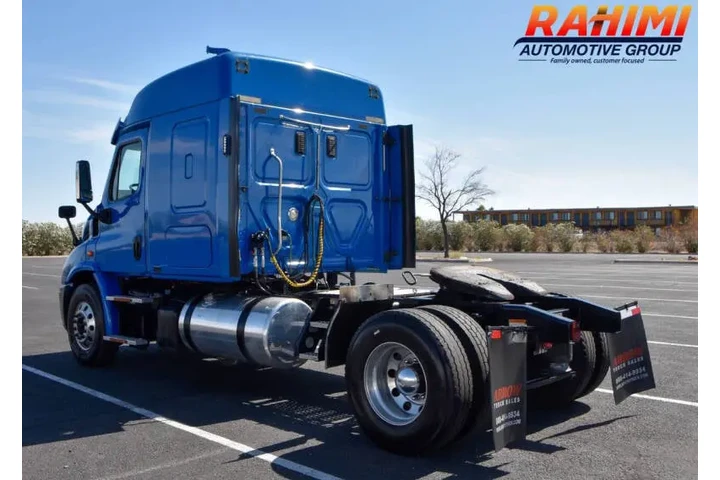 $32500 : 2016 Freightliner Cascadia image 7
