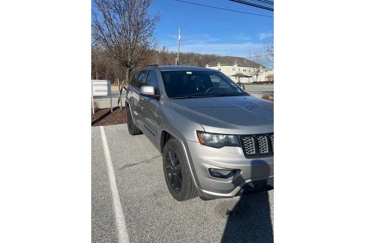 $15000 : Jeep Grand Cherokee 2017 4x4 image 1