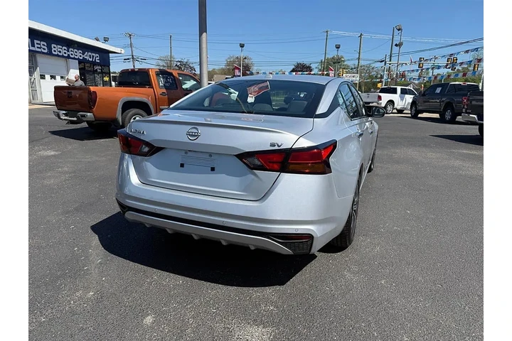 $21900 : 2023 Altima 2.5 SV image 4