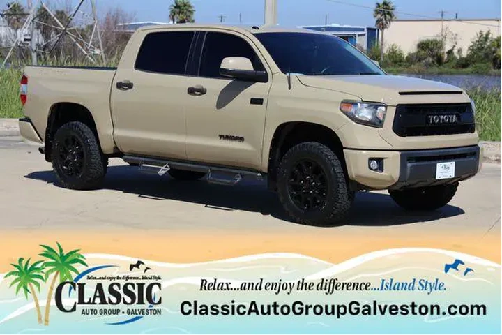 $33136 : Toyota Tundra 2016 4x4 TRD P image 1