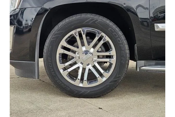 $22032 : Cadillac Escalade 2016 Stand image 10