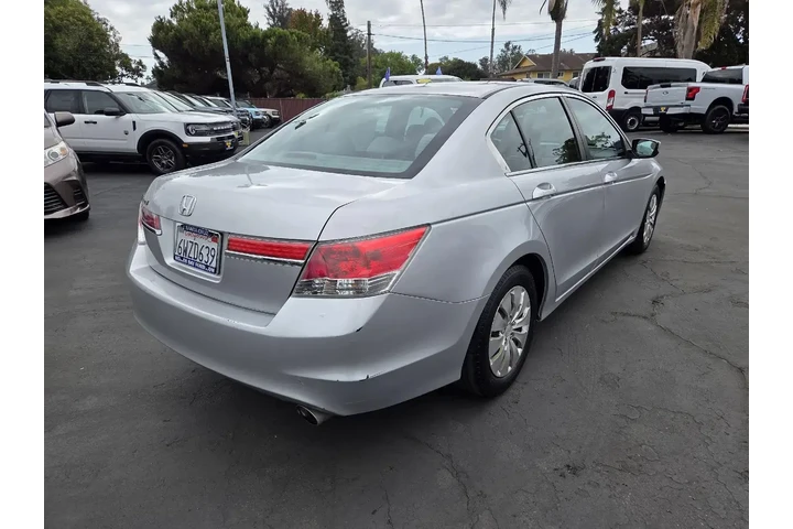 $9697 : Honda Accord 2012 LX 4dr Sed image 7