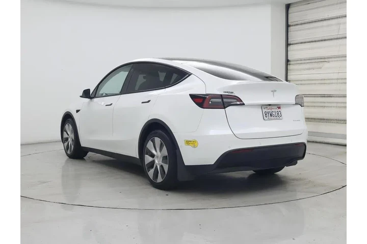 $27998 : Tesla Model Y 2021 AWD Long image 2