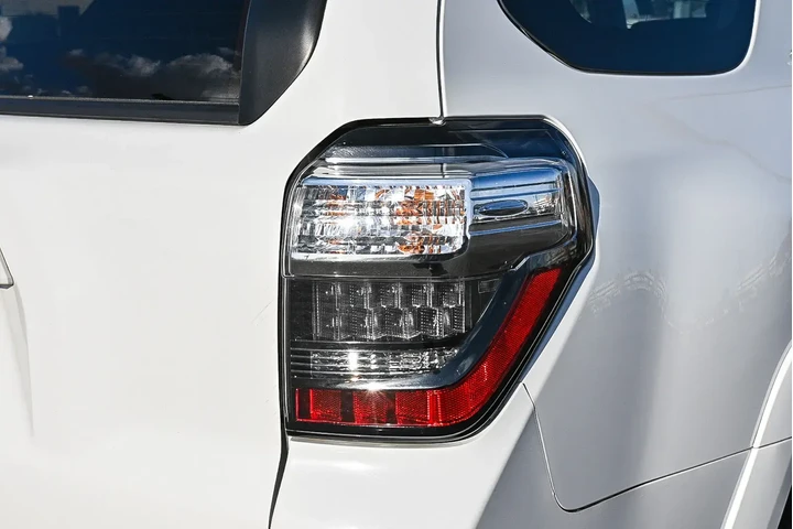 Toyota 4Runner 2022 4x2 SR5 image 9