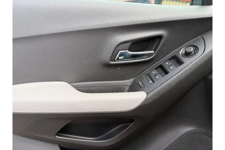 $11995 : 2019 Trax LT image 8