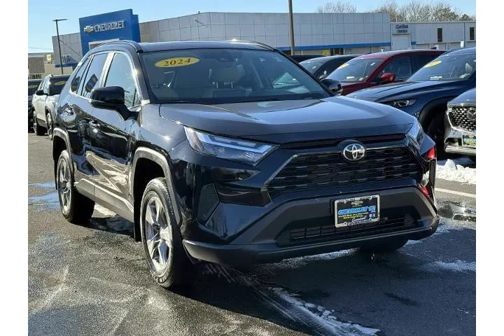$29999 : Toyota RAV4 2024 AWD XLE 4dr image 5