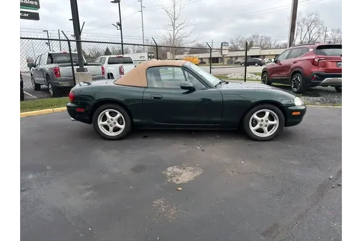 $10995 : Mazda MX-5 Miata 1999 2dr Co image 5