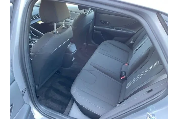 $20000 : Hyundai ELANTRA 2025 SEL Spo image 9