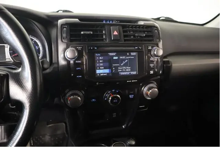 $30955 : Toyota 4Runner 2018 4x4 SR5 image 5