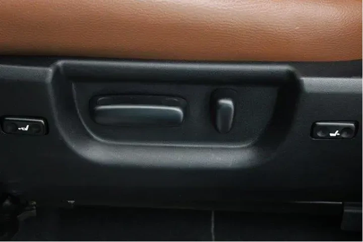 $16988 : Toyota Tundra 2010 4x4 Limit image 8