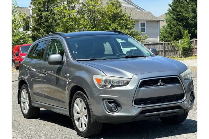 $7990 : 2013 Outlander Sport SE image 1
