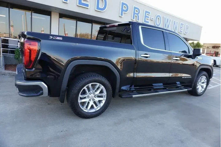 $39988 : GMC Sierra 1500 2021 4x4 SLT image 6