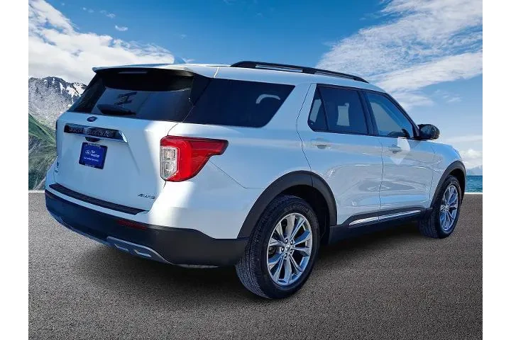 $34997 : Ford Explorer 2023 AWD XLT 4 image 6