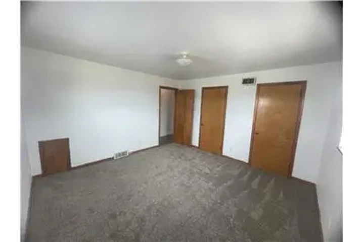 $650 : Rental property with 1 bedro image 5