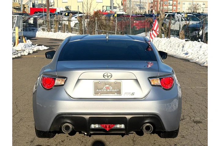 2015 FR-S 2dr Cpe Man (Natl) image 5