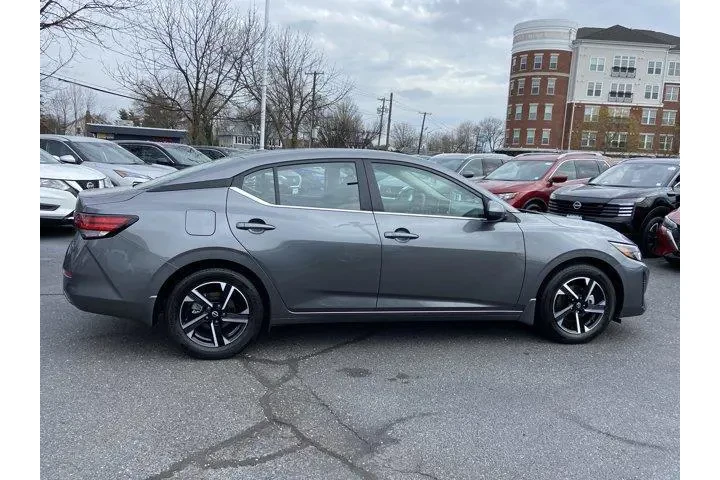 $18350 : Nissan Sentra 2025 SV 4dr Se image 3