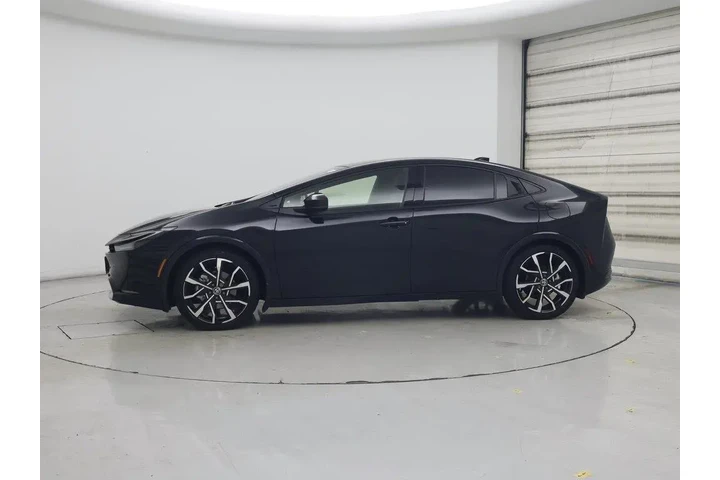 $33998 : Toyota Prius Plug-in Hybrid image 3