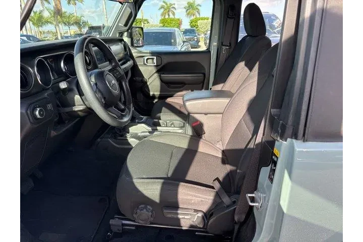 $28795 : Jeep Wrangler 2023 4x4 Sport image 5