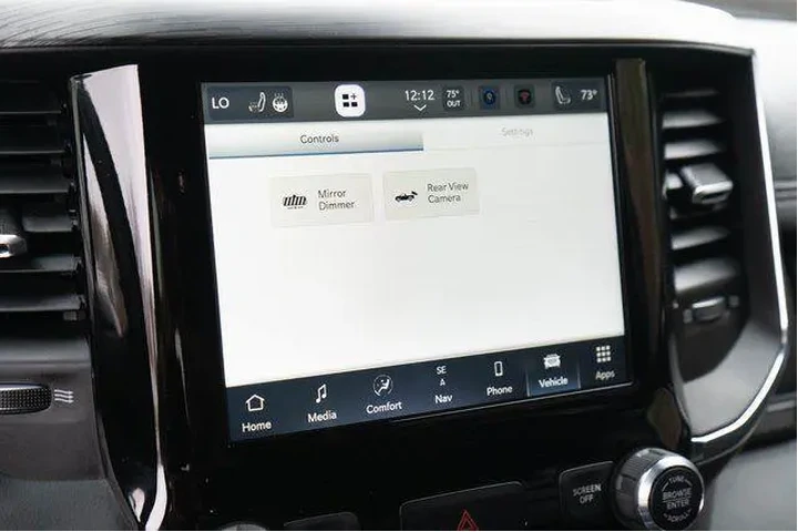 $39234 : Ram 1500 2024 4x4 Laramie 4d image 4