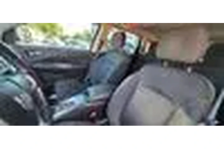 $8995 : 2018 Journey image 9