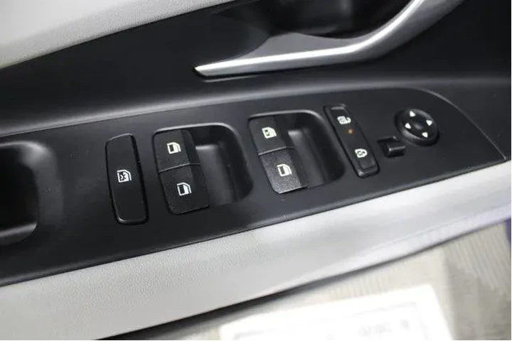 $26989 : Hyundai ELANTRA Hybrid 2025 image 7