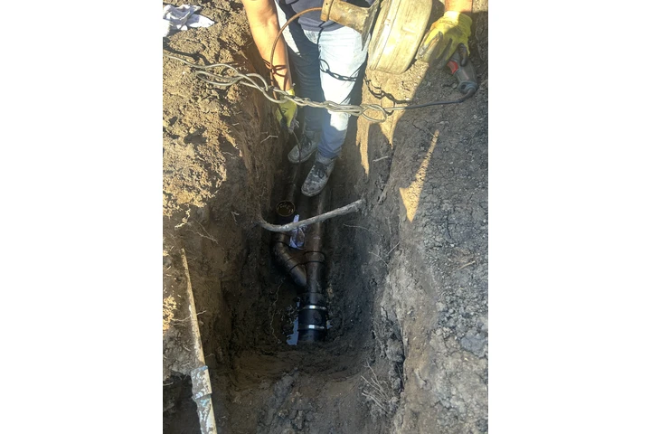 ADUFlores Desing and construcc image 8