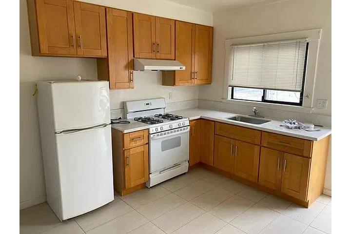 $1050 : Bell Gardens CA en buen estado image 8