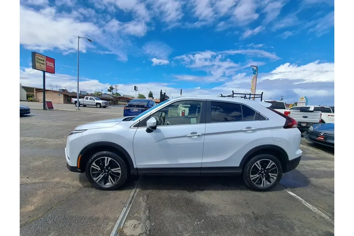 $28988 : Mitsubishi Eclipse Cross 202 image 3