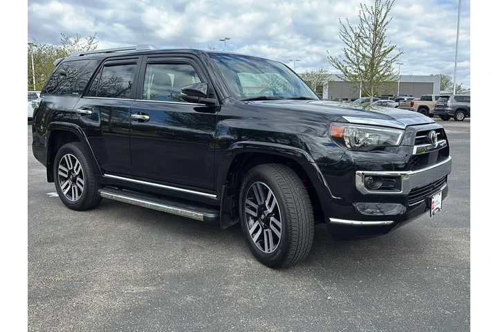 $52296 : Gold Certified 2023 4Runner L image 8