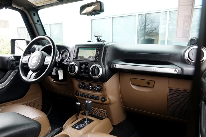 $18490 : 2013 Wrangler Unlimited Rubic image 7