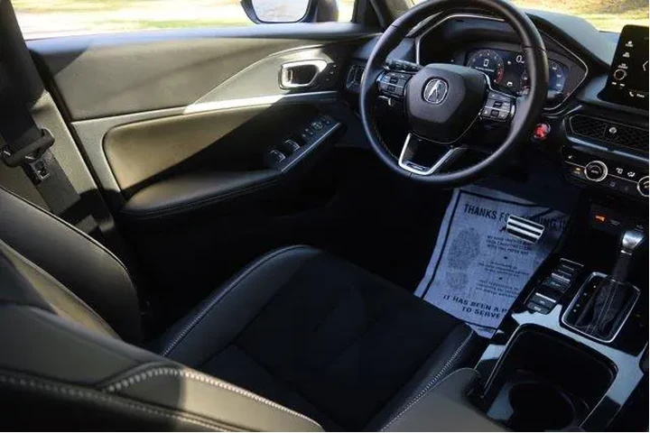 $33500 : Acura Integra 2025 4dr Liftb image 2