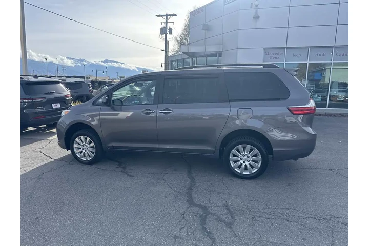$17710 : 2015 Sienna XLE image 10