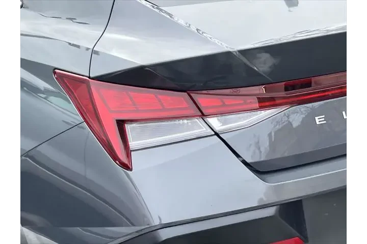 $22995 : Hyundai ELANTRA 2025 Limited image 9