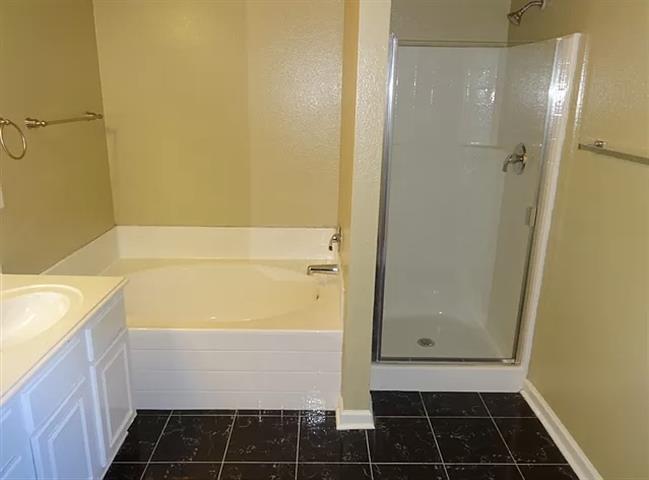 $1200 : HOUSE RENT IN FORT WORTH TX image 4