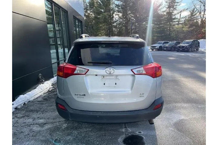 $11850 : Toyota RAV4 2015 AWD LE 4dr image 6