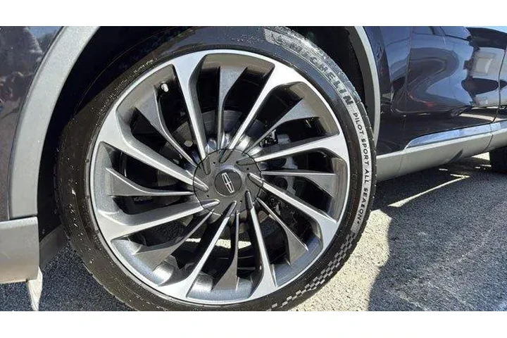 $26249 : Lincoln Aviator 2020 AWD Res image 9